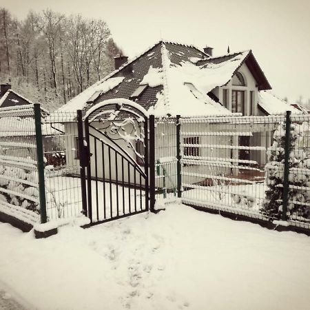 Nibylandia Dom Pod Lasem Nowa Wies Grodziska エクステリア 写真